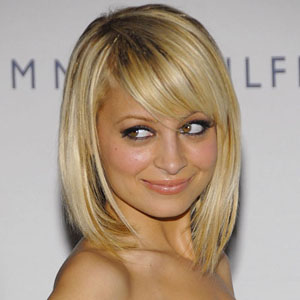 Salon Hair Cuts on Modern Celebrity Haircuts With Bangs Are Adorable   Hair Style Trends