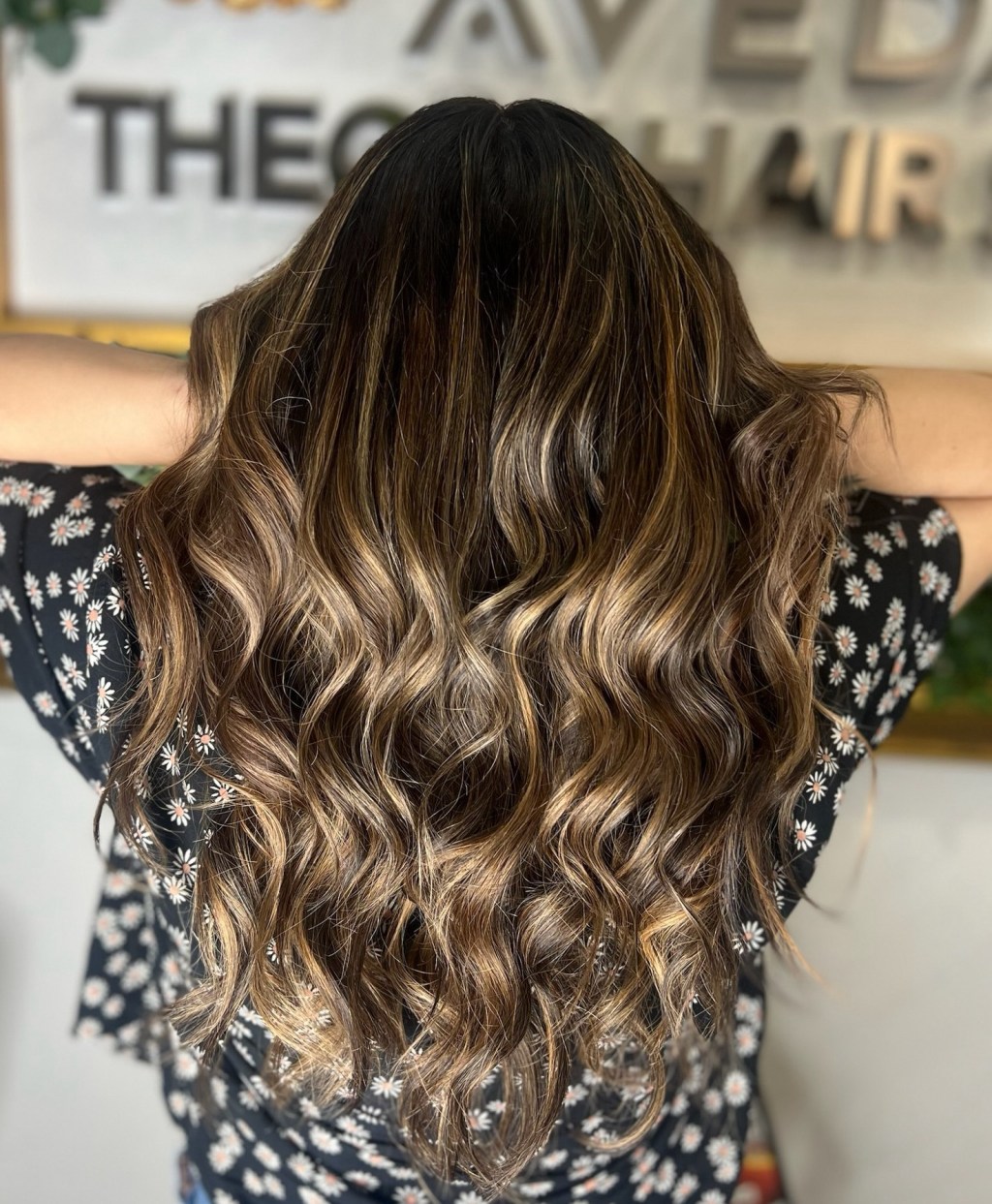 Golden blonde Natural Balayage by&nbsp;Zee