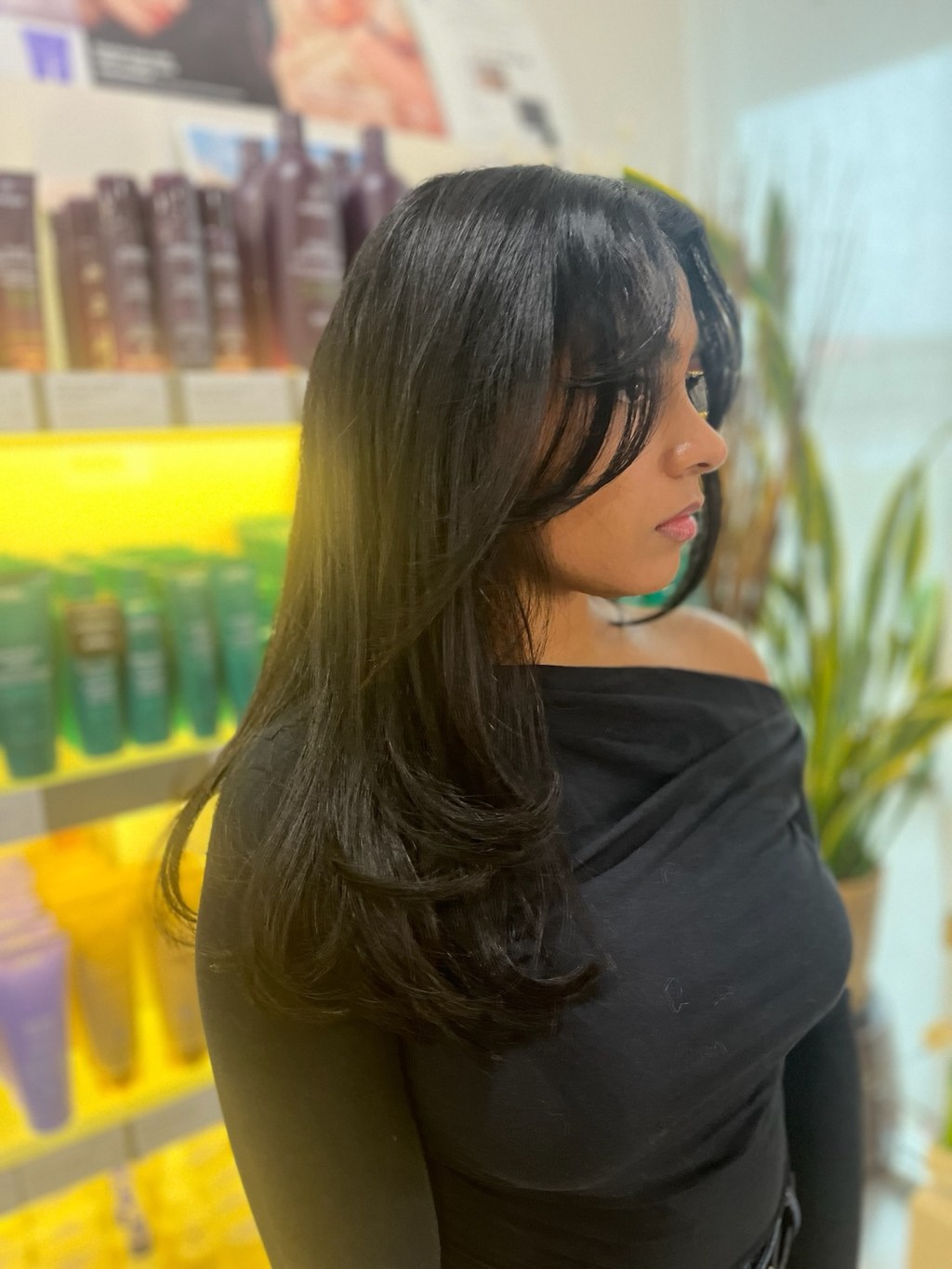 Get a Fresh Layers Haircut by&nbsp;Anahi