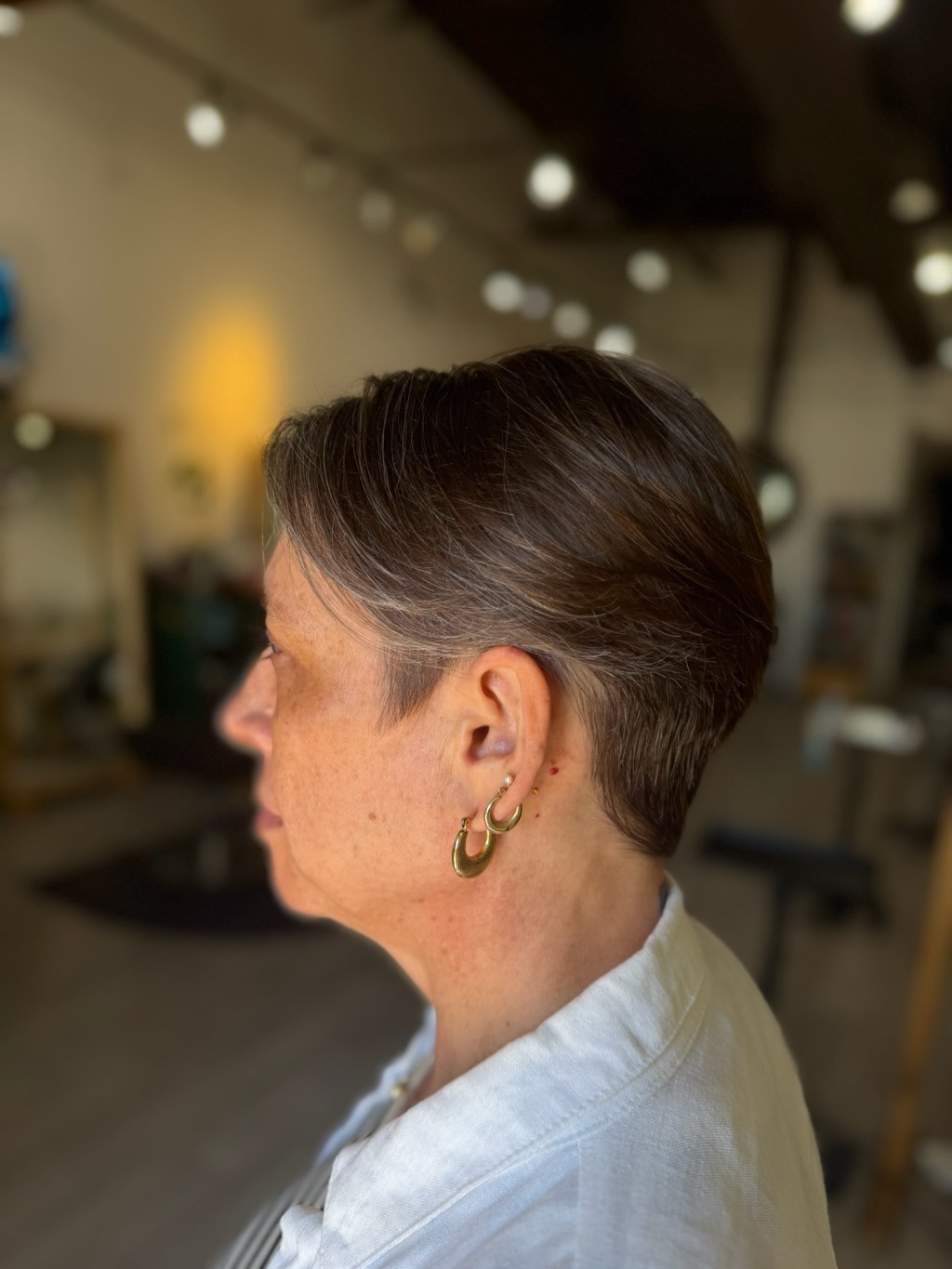 Short haircut by&nbsp;Zee